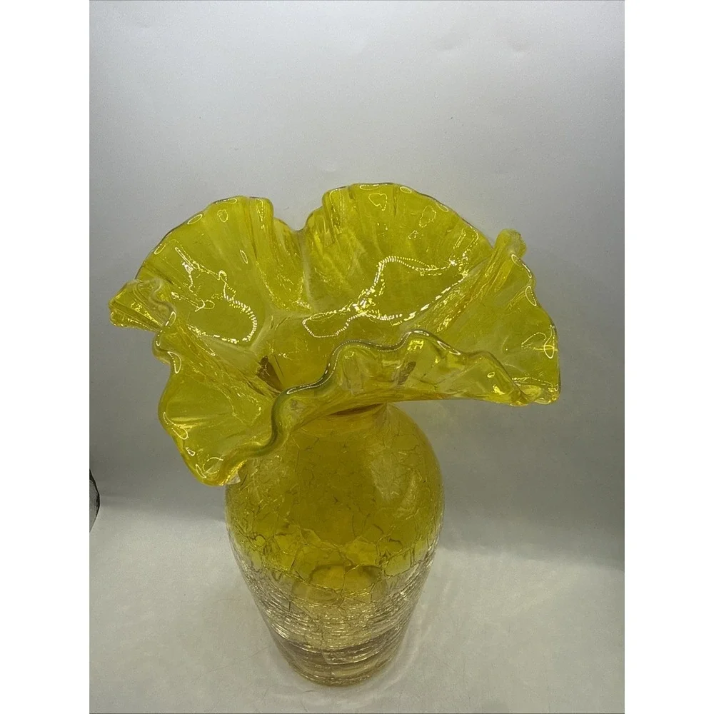 Blenko style hand blown yellow‎ art glass vase with a ruffled rim GLOWS RED